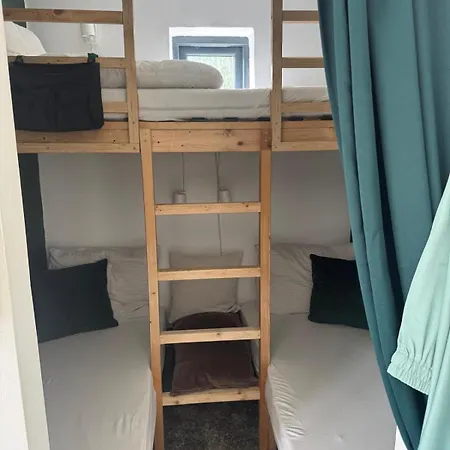 Med Ekstra Borne Indkvartering Og Skrivebord Daire Brondby