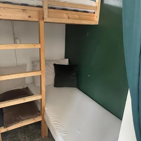 Daire Med Ekstra Borne Indkvartering Og Skrivebord Brondby